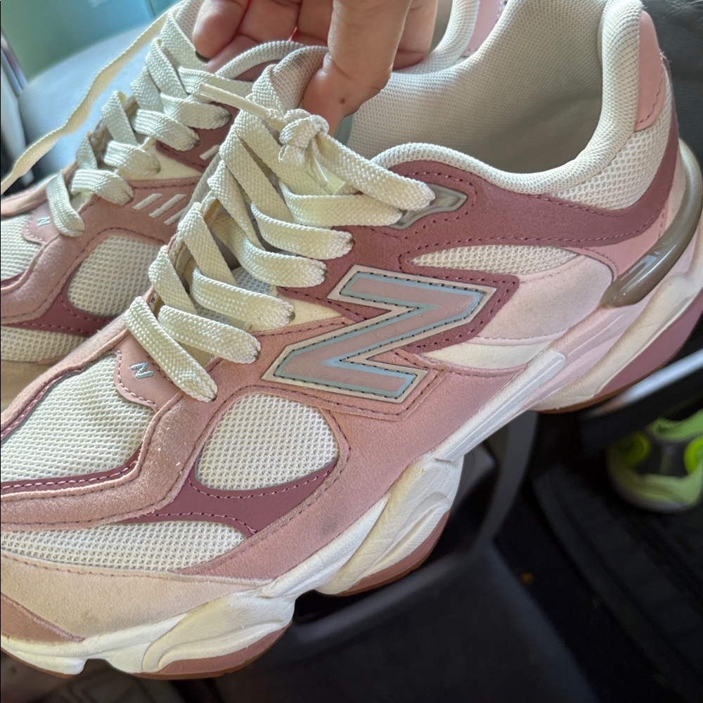 New Balance 9060 - Picture 2 of 4